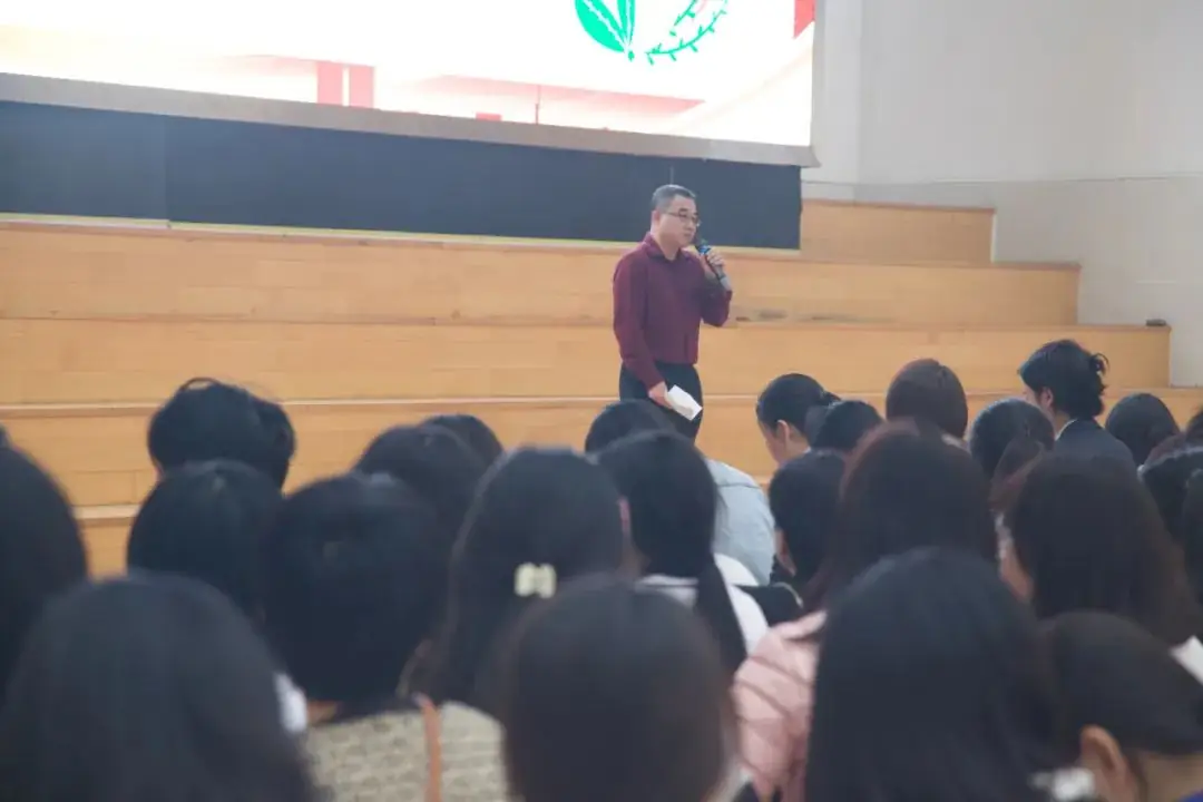 决战高考 拼搏未来|深圳市艺术高中成人礼暨高考百日誓师大会顺利举办-第9张图片-四季读书网