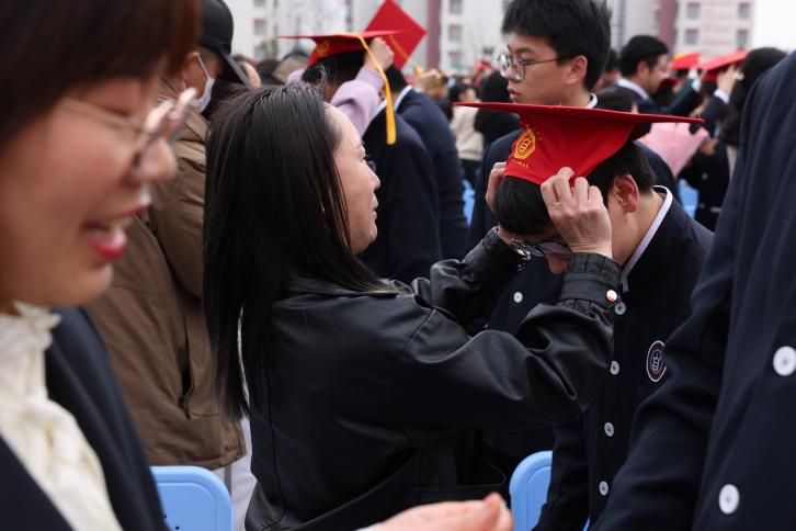 十八岁乘风破浪勇担当 八十天圆梦高考谱新篇——湖北荆门外语学校举行2024届十八岁成人礼暨高考八十天誓师大会 第13张 十八岁乘风破浪勇担当 八十天圆梦高考谱新篇——湖北荆门外语学校举行2024届十八岁成人礼暨高考八十天誓师大会 第13张
