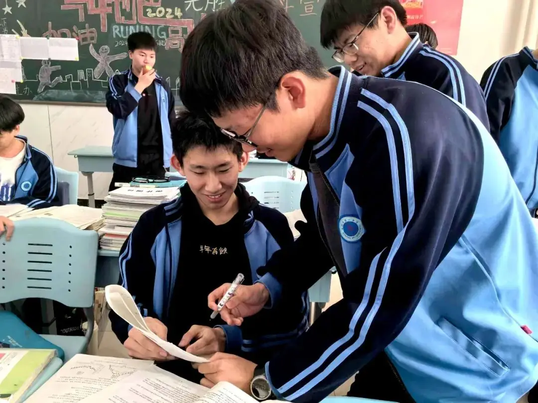 【高考备考】每一个拼搏的你都闪闪发光——多图直击一中高三学子备考真实状态!-第28张图片-四季读书网