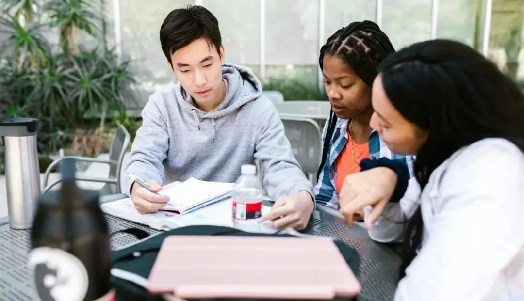 高考留学双保险,出国留学不是高考的“退路”而是另一条“出路”!-第5张图片-四季读书网