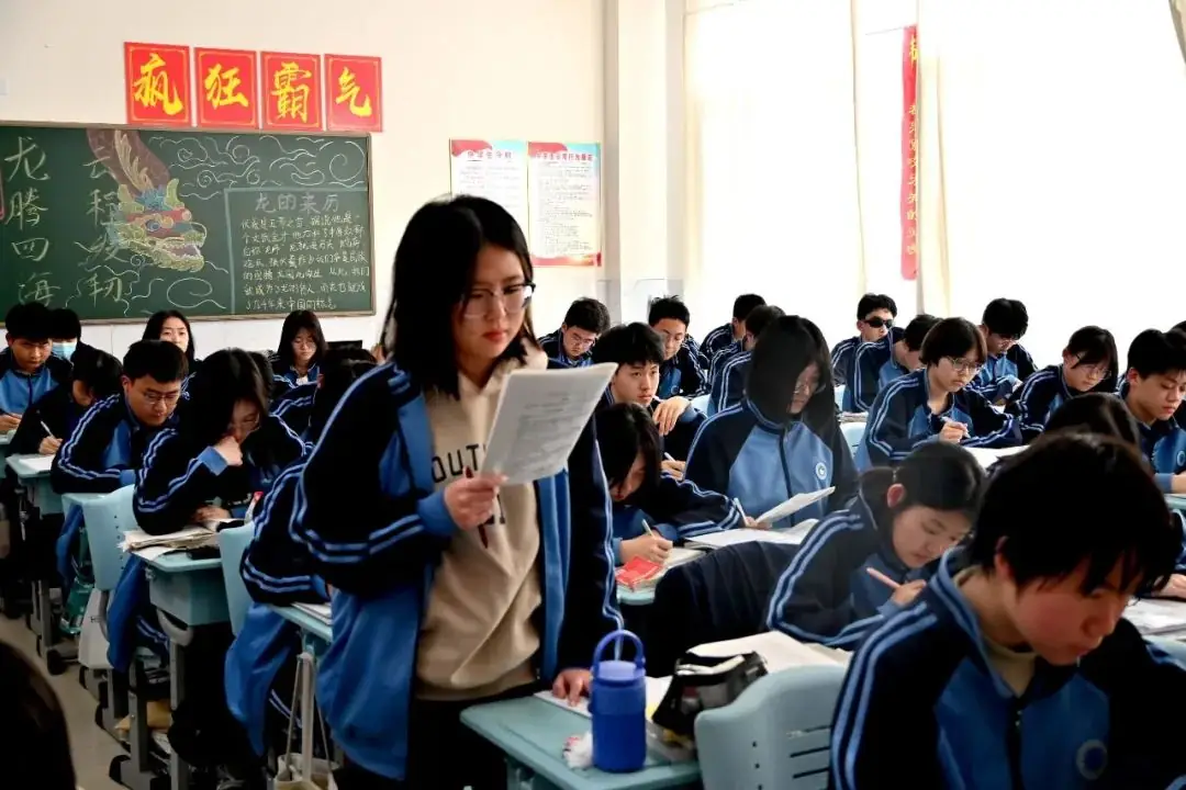 【高考备考】每一个拼搏的你都闪闪发光——多图直击一中高三学子备考真实状态!-第2张图片-四季读书网