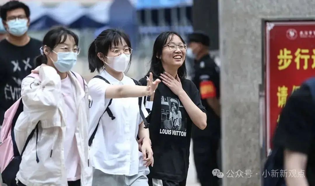 全国首位高考状元诞生,总分726分,理综获得满分 第4张 全国首位高考状元诞生,总分726分,理综获得满分 第4张