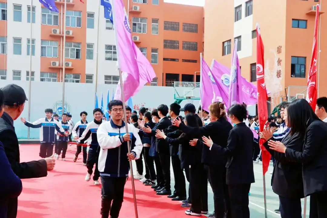 【2024高考备战】同心筑梦战高考,奋楫远航誓凯旋——我校2021级誓师大会纪实-第41张图片-四季读书网