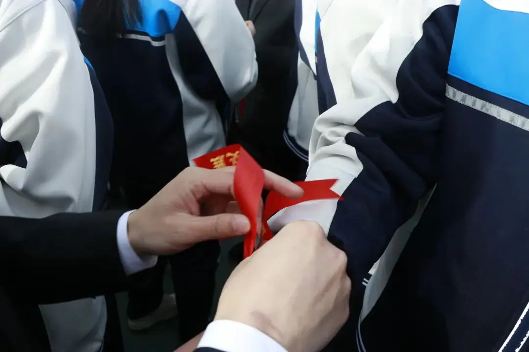 【2024高考备战】同心筑梦战高考,奋楫远航誓凯旋——我校2021级誓师大会纪实-第30张图片-四季读书网