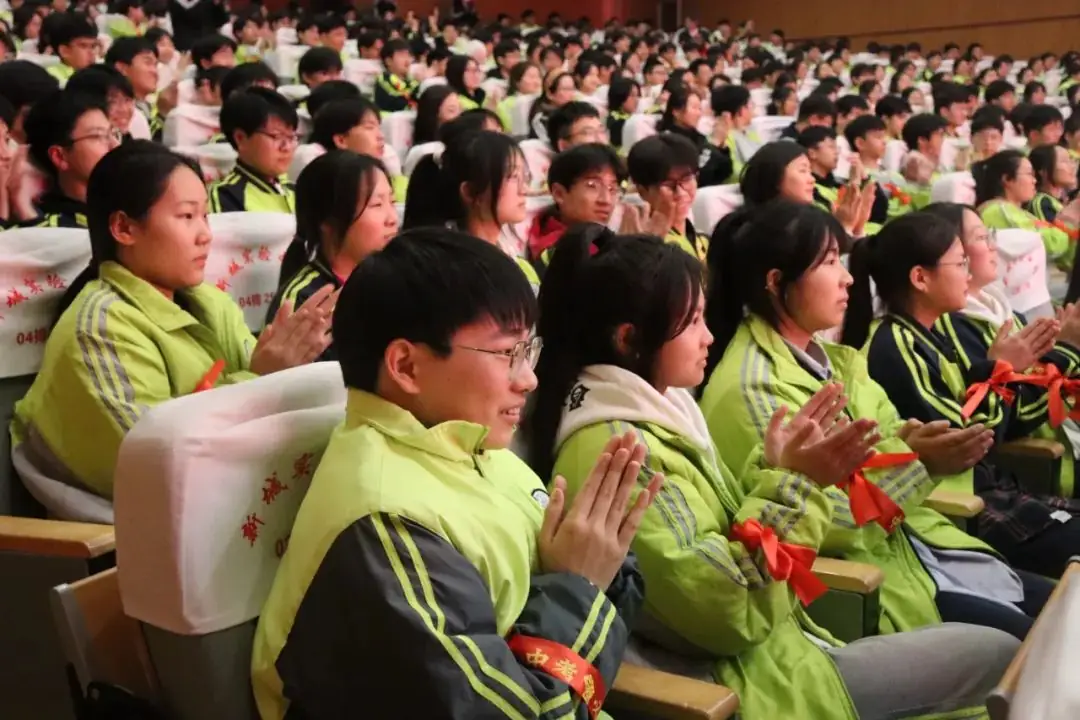 筑梦百日 决战中考——柘城县新城学校八九年级中考百日誓师大会-第39张图片-四季读书网