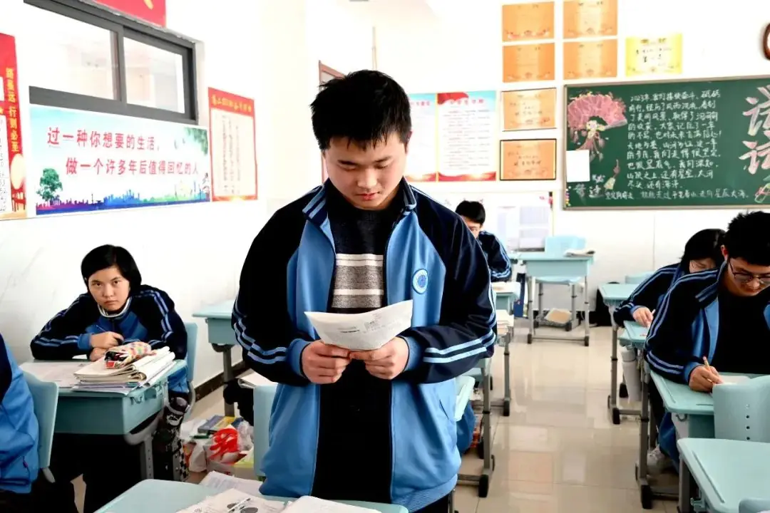 【高考备考】每一个拼搏的你都闪闪发光——多图直击一中高三学子备考真实状态!-第32张图片-四季读书网
