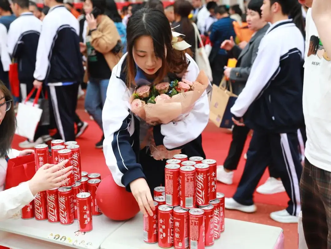 决战高考 拼搏未来|深圳市艺术高中成人礼暨高考百日誓师大会顺利举办-第44张图片-四季读书网