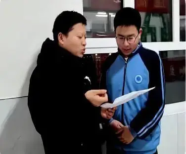 【高考备考】每一个拼搏的你都闪闪发光——多图直击一中高三学子备考真实状态!-第63张图片-四季读书网