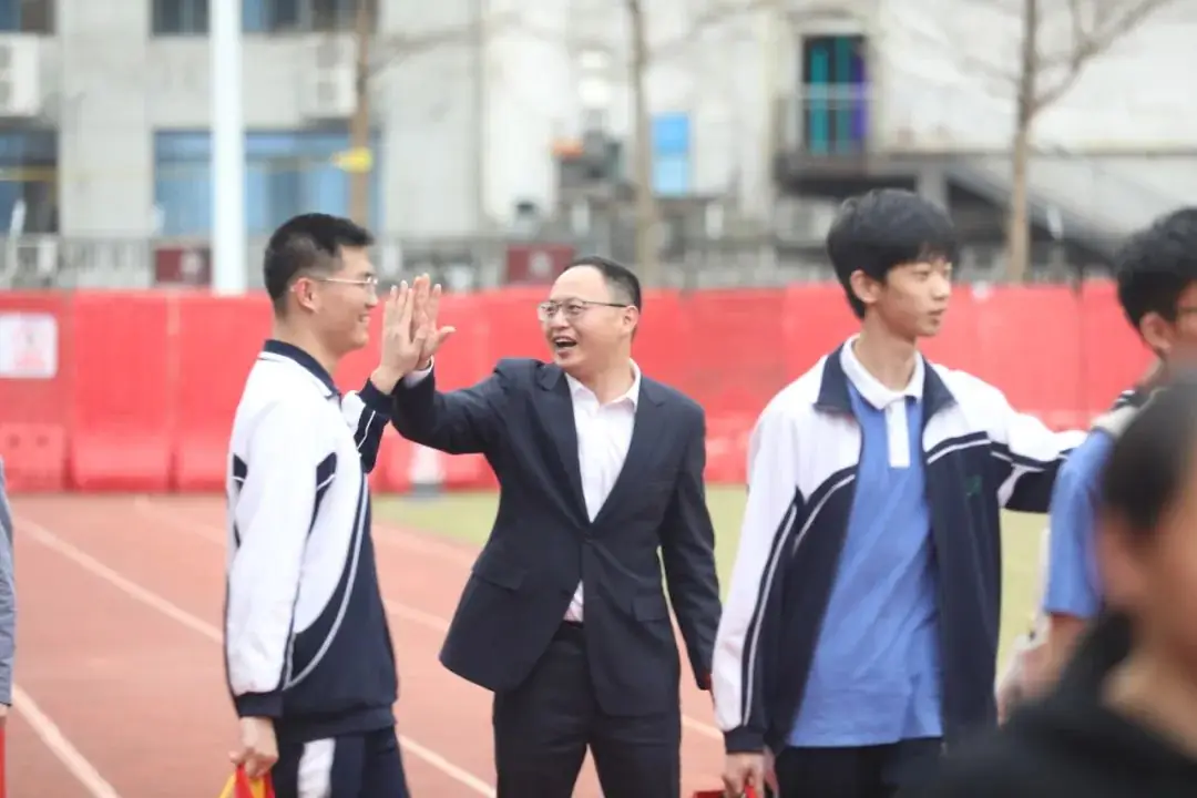 决战高考 拼搏未来|深圳市艺术高中成人礼暨高考百日誓师大会顺利举办-第38张图片-四季读书网
