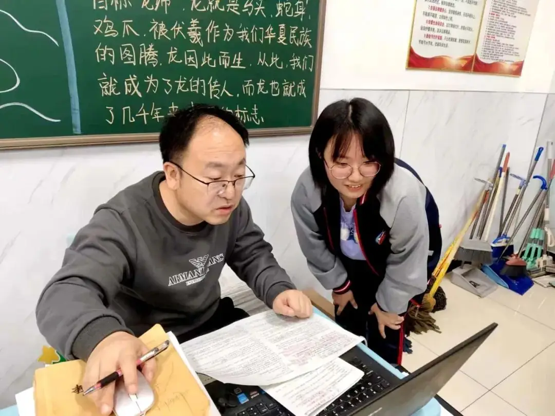 【高考备考】每一个拼搏的你都闪闪发光——多图直击一中高三学子备考真实状态!-第49张图片-四季读书网