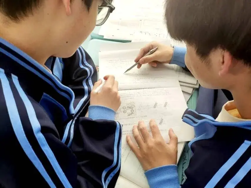 【高考备考】每一个拼搏的你都闪闪发光——多图直击一中高三学子备考真实状态!-第22张图片-四季读书网