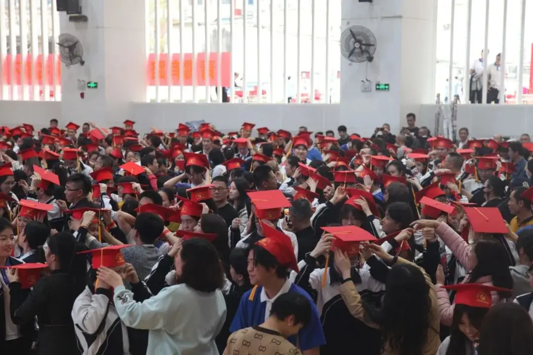 决战高考 拼搏未来|深圳市艺术高中成人礼暨高考百日誓师大会顺利举办-第12张图片-四季读书网