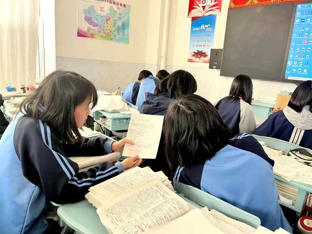 【高考备考】每一个拼搏的你都闪闪发光——多图直击一中高三学子备考真实状态!-第20张图片-四季读书网