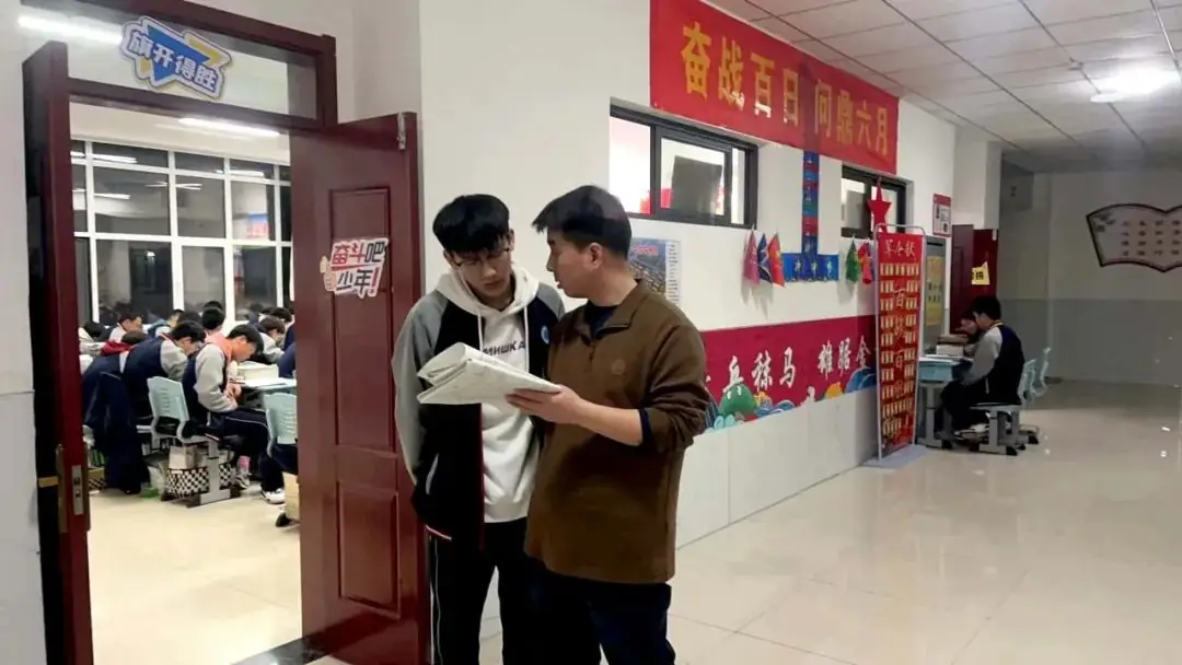 【高考备考】每一个拼搏的你都闪闪发光——多图直击一中高三学子备考真实状态!-第43张图片-四季读书网