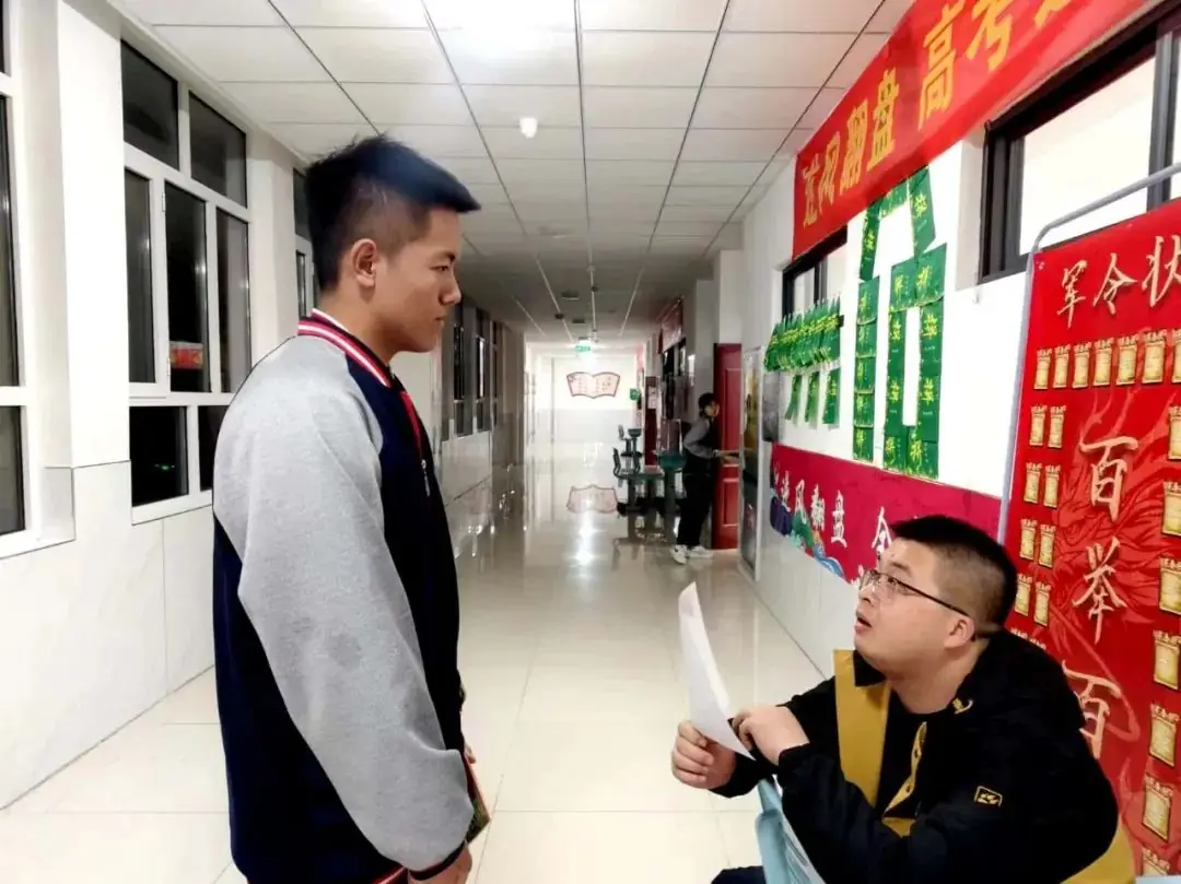【高考备考】每一个拼搏的你都闪闪发光——多图直击一中高三学子备考真实状态!-第40张图片-四季读书网