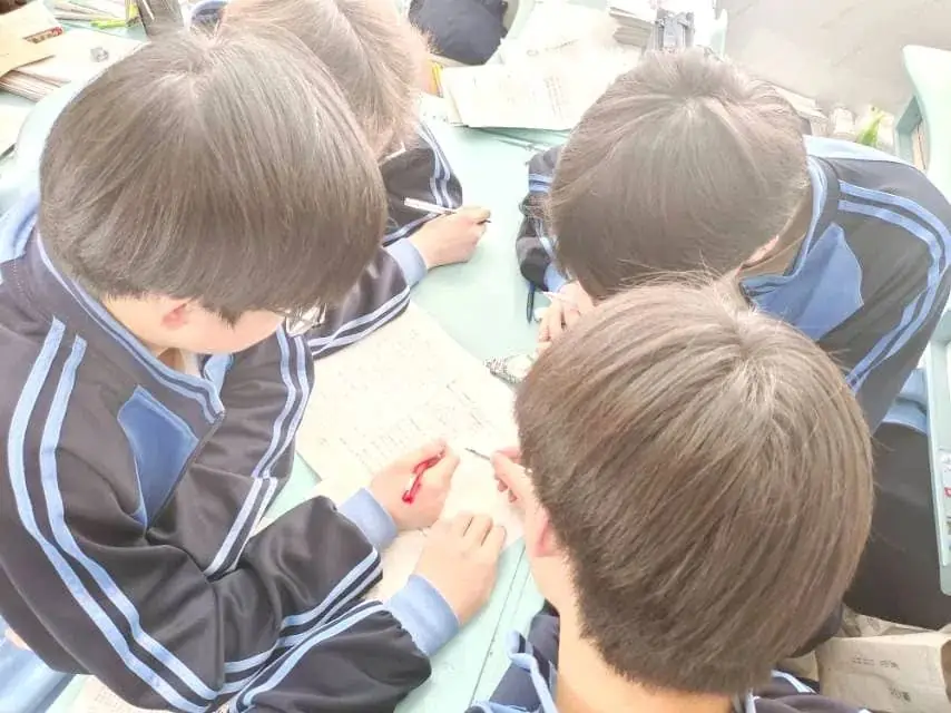 【高考备考】每一个拼搏的你都闪闪发光——多图直击一中高三学子备考真实状态!-第18张图片-四季读书网