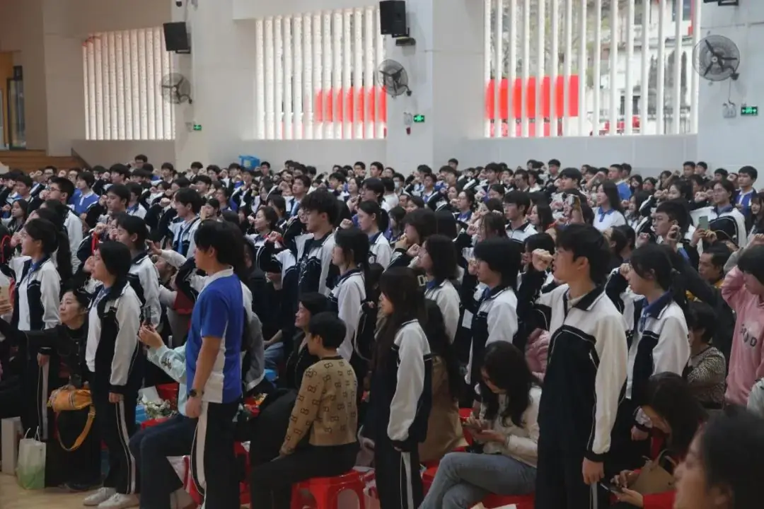 决战高考 拼搏未来|深圳市艺术高中成人礼暨高考百日誓师大会顺利举办-第32张图片-四季读书网