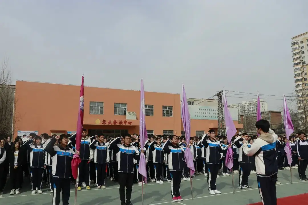 【2024高考备战】同心筑梦战高考,奋楫远航誓凯旋——我校2021级誓师大会纪实-第17张图片-四季读书网
