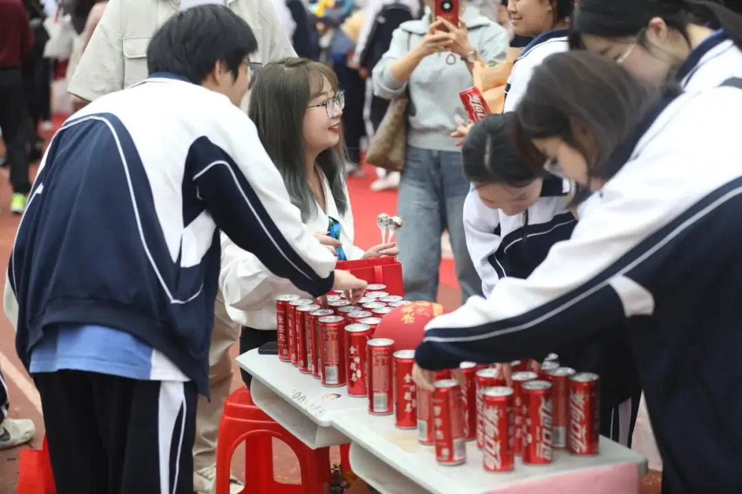 决战高考 拼搏未来|深圳市艺术高中成人礼暨高考百日誓师大会顺利举办-第43张图片-四季读书网