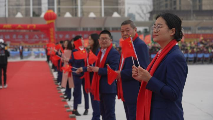 十八岁乘风破浪勇担当 八十天圆梦高考谱新篇——湖北荆门外语学校举行2024届十八岁成人礼暨高考八十天誓师大会 第7张 十八岁乘风破浪勇担当 八十天圆梦高考谱新篇——湖北荆门外语学校举行2024届十八岁成人礼暨高考八十天誓师大会 第7张