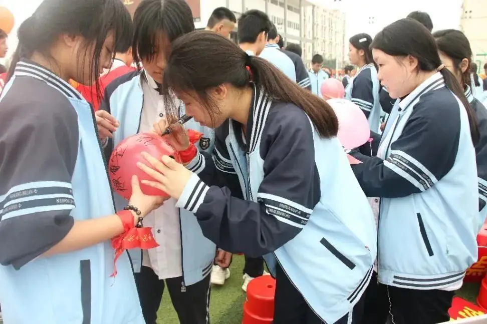 奋战百日赢中考 园艺振翅铸辉煌——南宁市园艺路学校2024年中考百日誓师大会-第104张图片-四季读书网