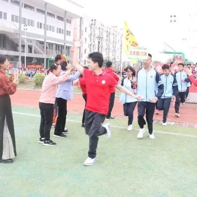 奋战百日赢中考 园艺振翅铸辉煌——南宁市园艺路学校2024年中考百日誓师大会-第17张图片-四季读书网