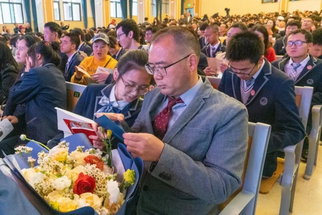 十八志,战高考 | 云南师范大学实验中学高2024届十八岁成人礼暨高考誓师大会-第50张图片-四季读书网