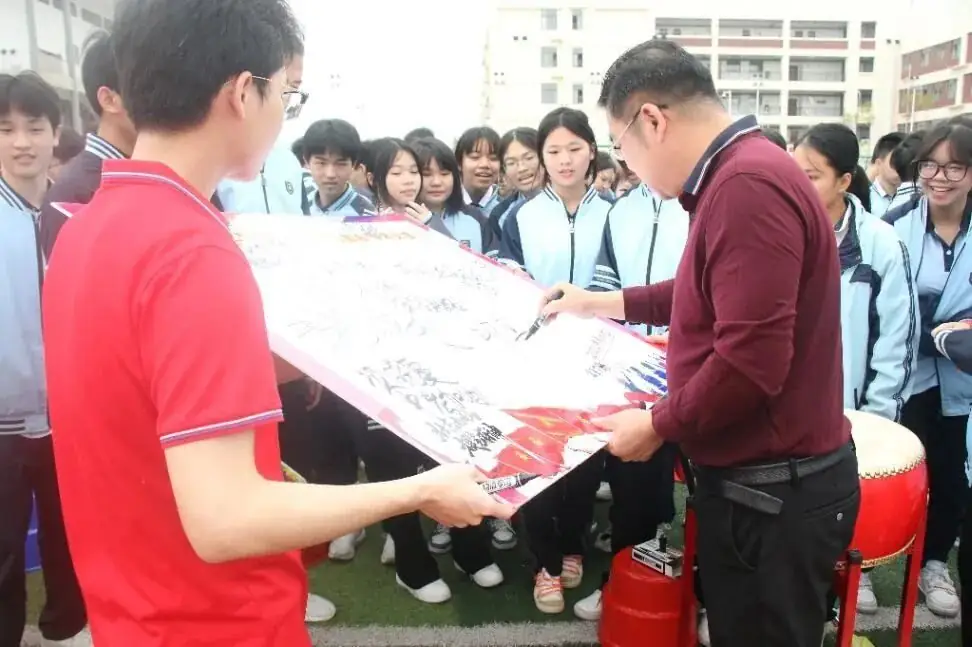 奋战百日赢中考 园艺振翅铸辉煌——南宁市园艺路学校2024年中考百日誓师大会-第94张图片-四季读书网