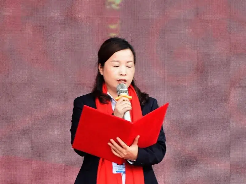 【决战中考,为梦想而战】——从江二中举行2024届中考百日誓师大会-第11张图片-四季读书网