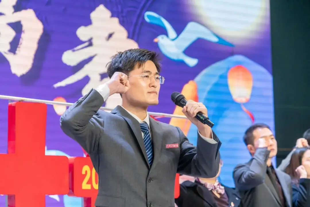 十八志,战高考 | 云南师范大学实验中学高2024届十八岁成人礼暨高考誓师大会-第73张图片-四季读书网