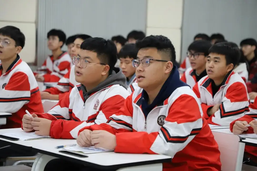 教学视导赋能课堂 引领高考提质增效 | 我校举行遵义市2024年中小学数学三年提质行动专项视导高中数学学科暨送教送培活动-第6张图片-四季读书网