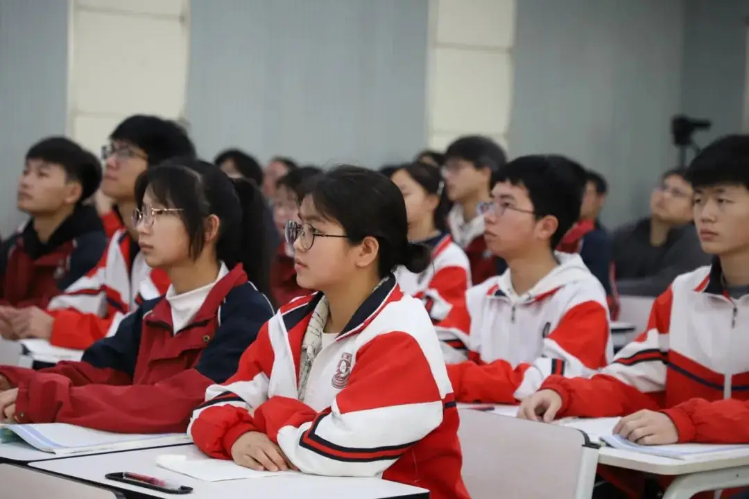 教学视导赋能课堂 引领高考提质增效 | 我校举行遵义市2024年中小学数学三年提质行动专项视导高中数学学科暨送教送培活动-第7张图片-四季读书网