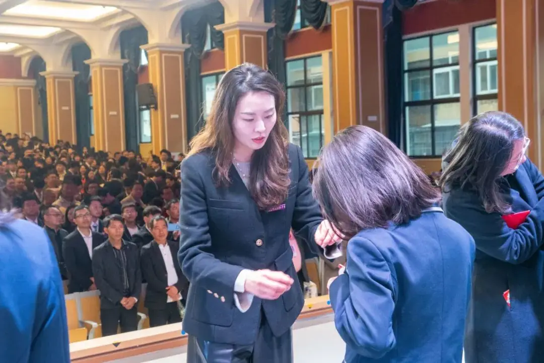 十八志,战高考 | 云南师范大学实验中学高2024届十八岁成人礼暨高考誓师大会-第39张图片-四季读书网