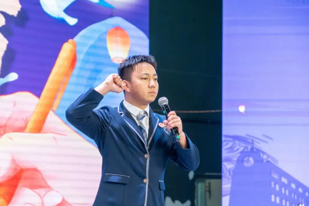 十八志,战高考 | 云南师范大学实验中学高2024届十八岁成人礼暨高考誓师大会-第43张图片-四季读书网