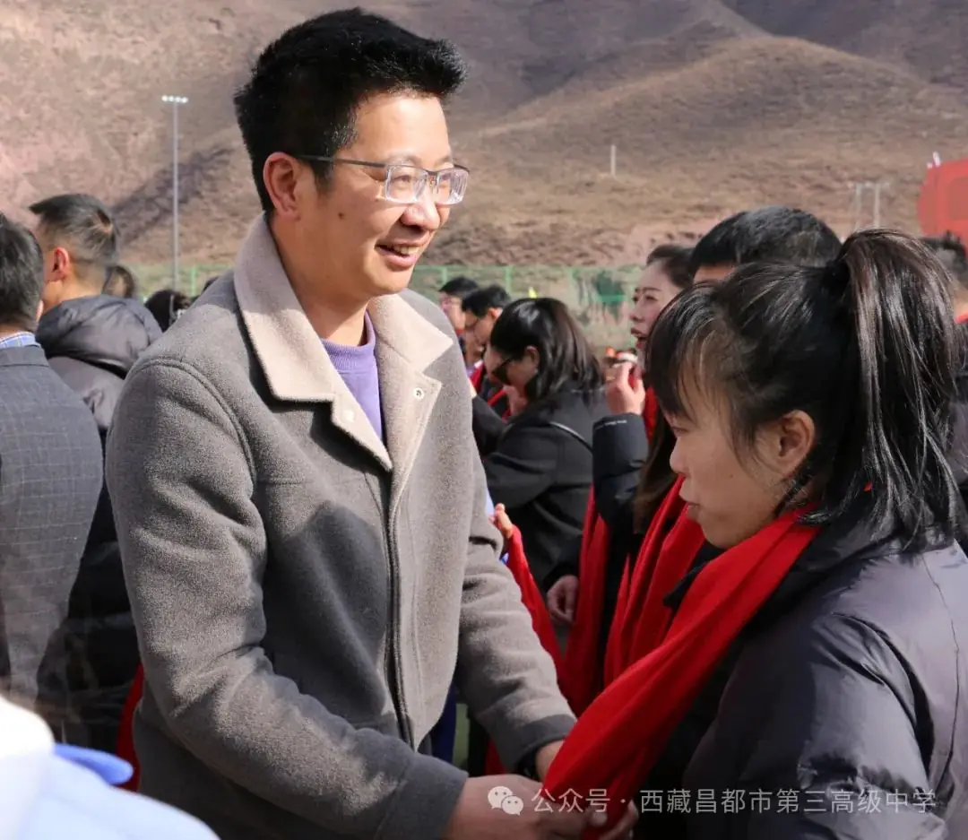 高考冲刺  为梦想而战——市三高举行2024届高三年级80天誓师大会-第5张图片-四季读书网