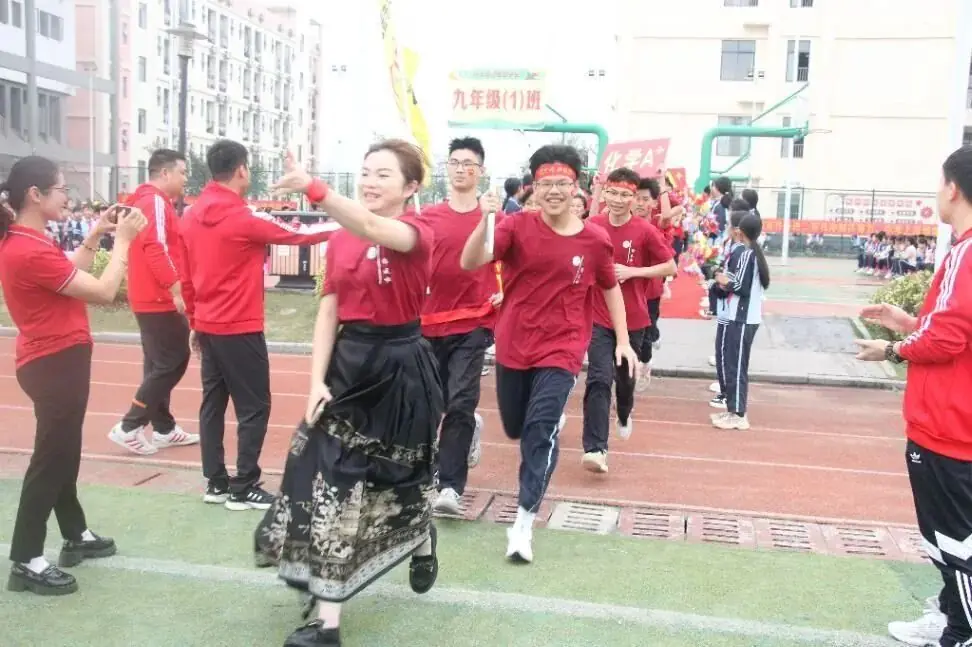 奋战百日赢中考 园艺振翅铸辉煌——南宁市园艺路学校2024年中考百日誓师大会-第16张图片-四季读书网