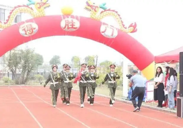 奋战百日赢中考 园艺振翅铸辉煌——南宁市园艺路学校2024年中考百日誓师大会-第33张图片-四季读书网