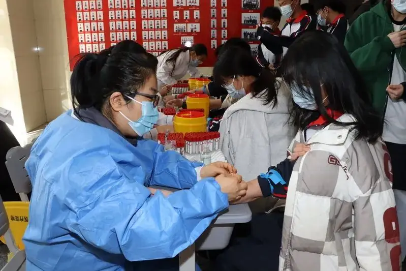健康体检 迎战高考——河口区第一中学2024年高考查体工作顺利进行中-第24张图片-四季读书网