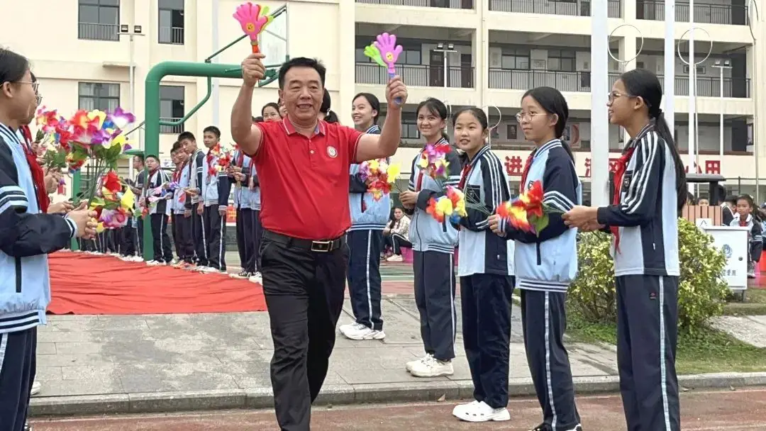 奋战百日赢中考 园艺振翅铸辉煌——南宁市园艺路学校2024年中考百日誓师大会-第13张图片-四季读书网