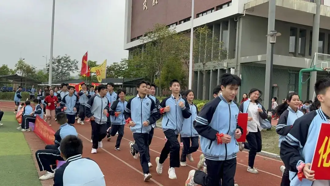 奋战百日赢中考 园艺振翅铸辉煌——南宁市园艺路学校2024年中考百日誓师大会-第89张图片-四季读书网