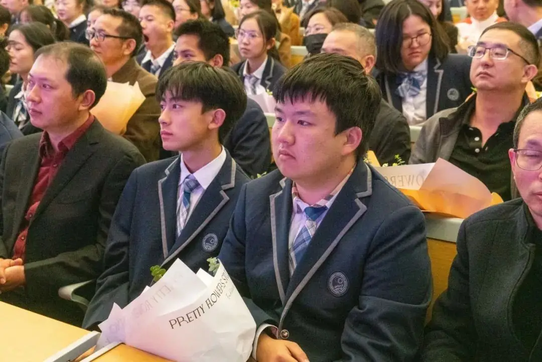 十八志,战高考 | 云南师范大学实验中学高2024届十八岁成人礼暨高考誓师大会-第23张图片-四季读书网