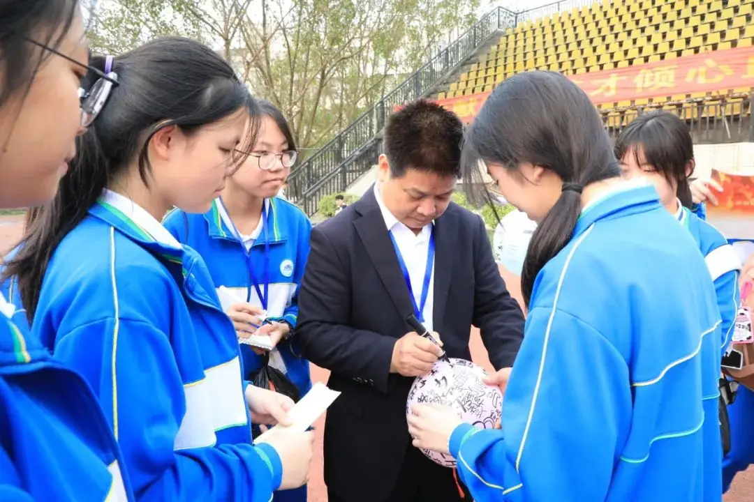 百日誓师酬壮志,六月中考铸辉煌——钦州市第一中学2024年中考百日誓师大会-第53张图片-四季读书网