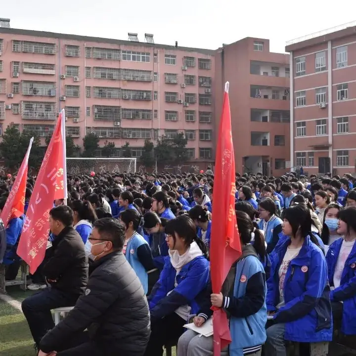 点燃激情 赢战高考——我校邀请方可教育金牌讲师刘勇作励志演讲-第12张图片-四季读书网