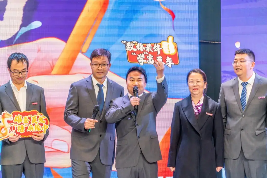 十八志,战高考 | 云南师范大学实验中学高2024届十八岁成人礼暨高考誓师大会-第64张图片-四季读书网