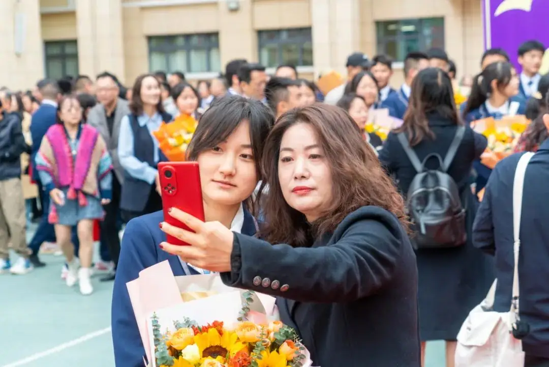 十八志,战高考 | 云南师范大学实验中学高2024届十八岁成人礼暨高考誓师大会-第89张图片-四季读书网