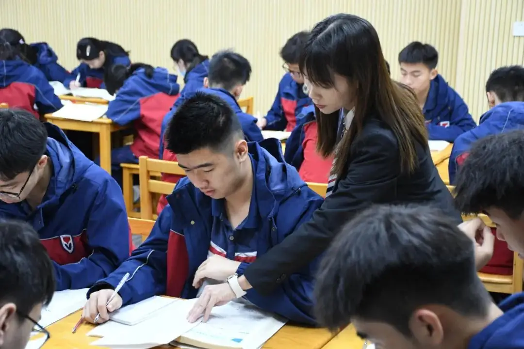 【聚焦高考·共研良策】教育部课程教材研究所专家入校指导暨碧桂园学校高考备考策略研讨会-第43张图片-四季读书网