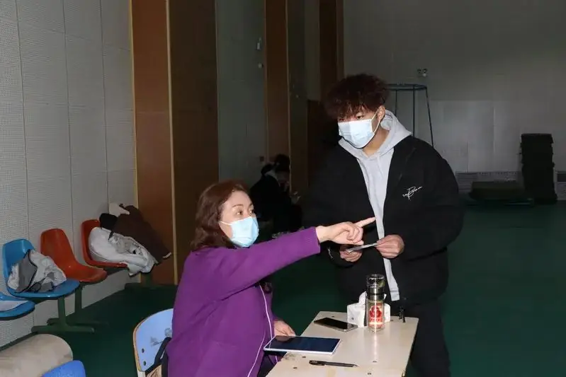 健康体检 迎战高考——河口区第一中学2024年高考查体工作顺利进行中-第46张图片-四季读书网