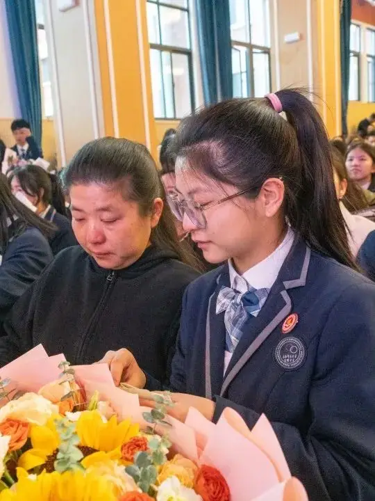 十八志,战高考 | 云南师范大学实验中学高2024届十八岁成人礼暨高考誓师大会-第58张图片-四季读书网