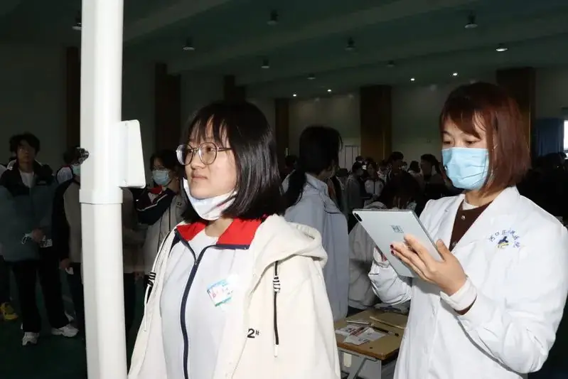 健康体检 迎战高考——河口区第一中学2024年高考查体工作顺利进行中-第18张图片-四季读书网