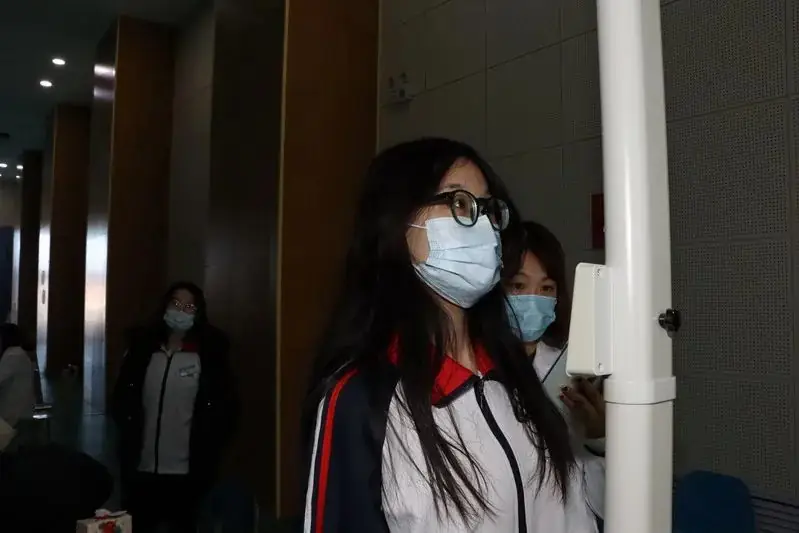 健康体检 迎战高考——河口区第一中学2024年高考查体工作顺利进行中-第17张图片-四季读书网